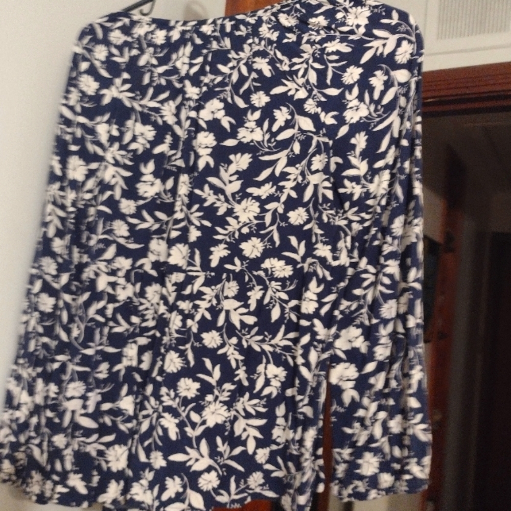 Old Navy floral blouse